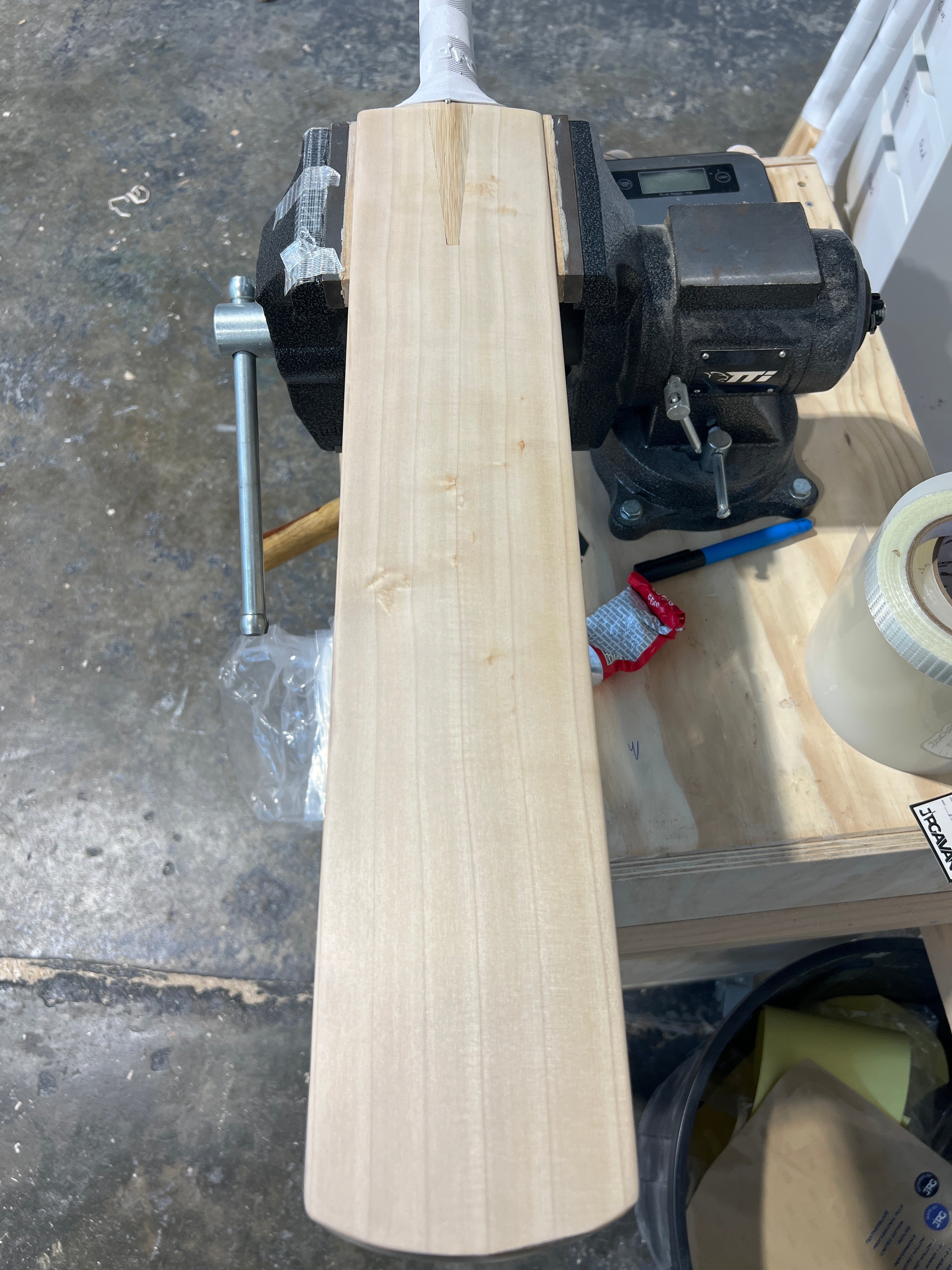 JPGavan Featherblade Cricket Bat - 558