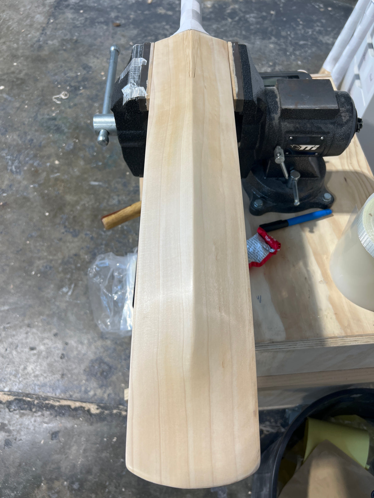 JPGavan Featherblade Cricket Bat - 558