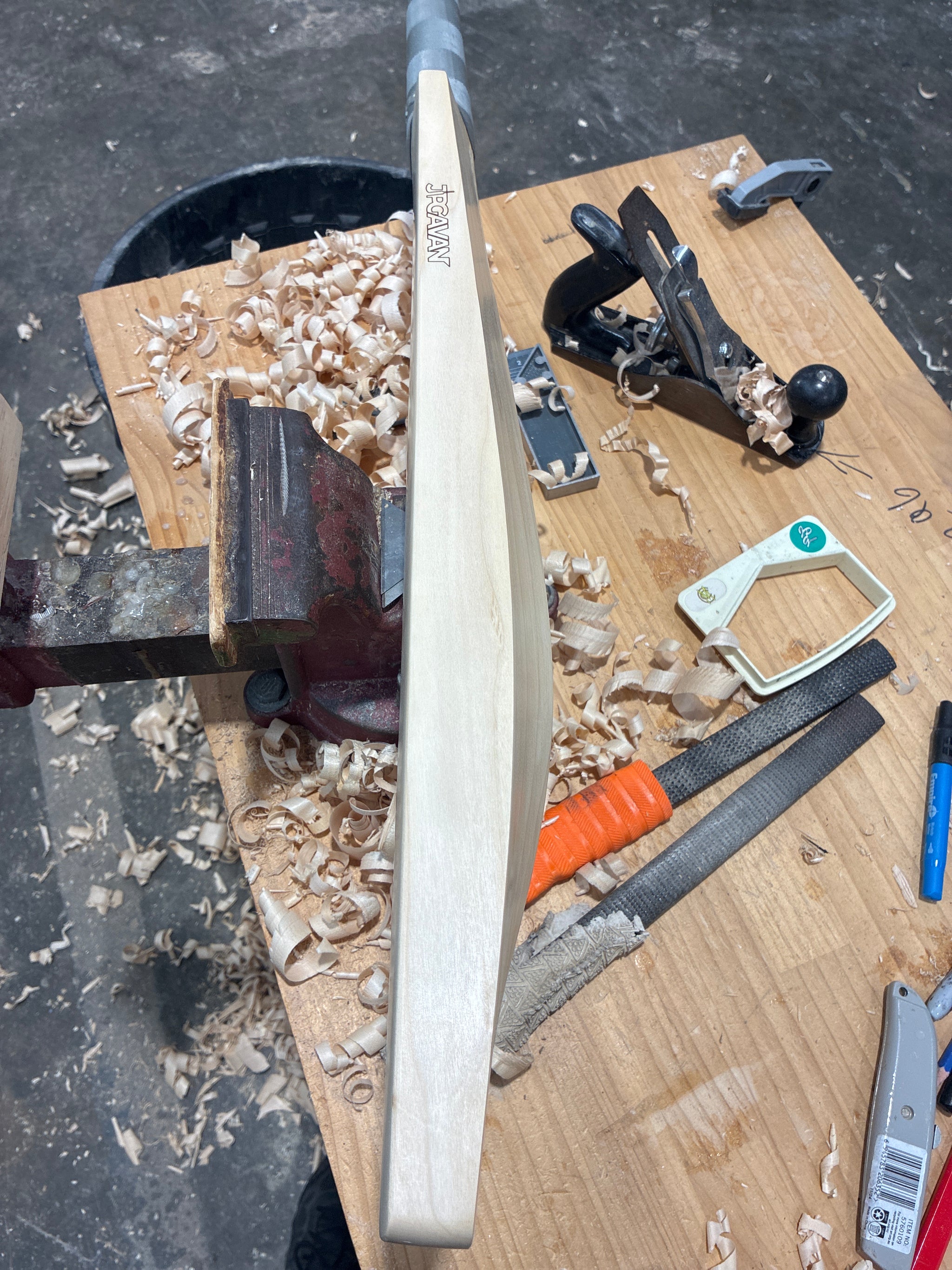 JPGavan Featherblade Cricket Bat - 332