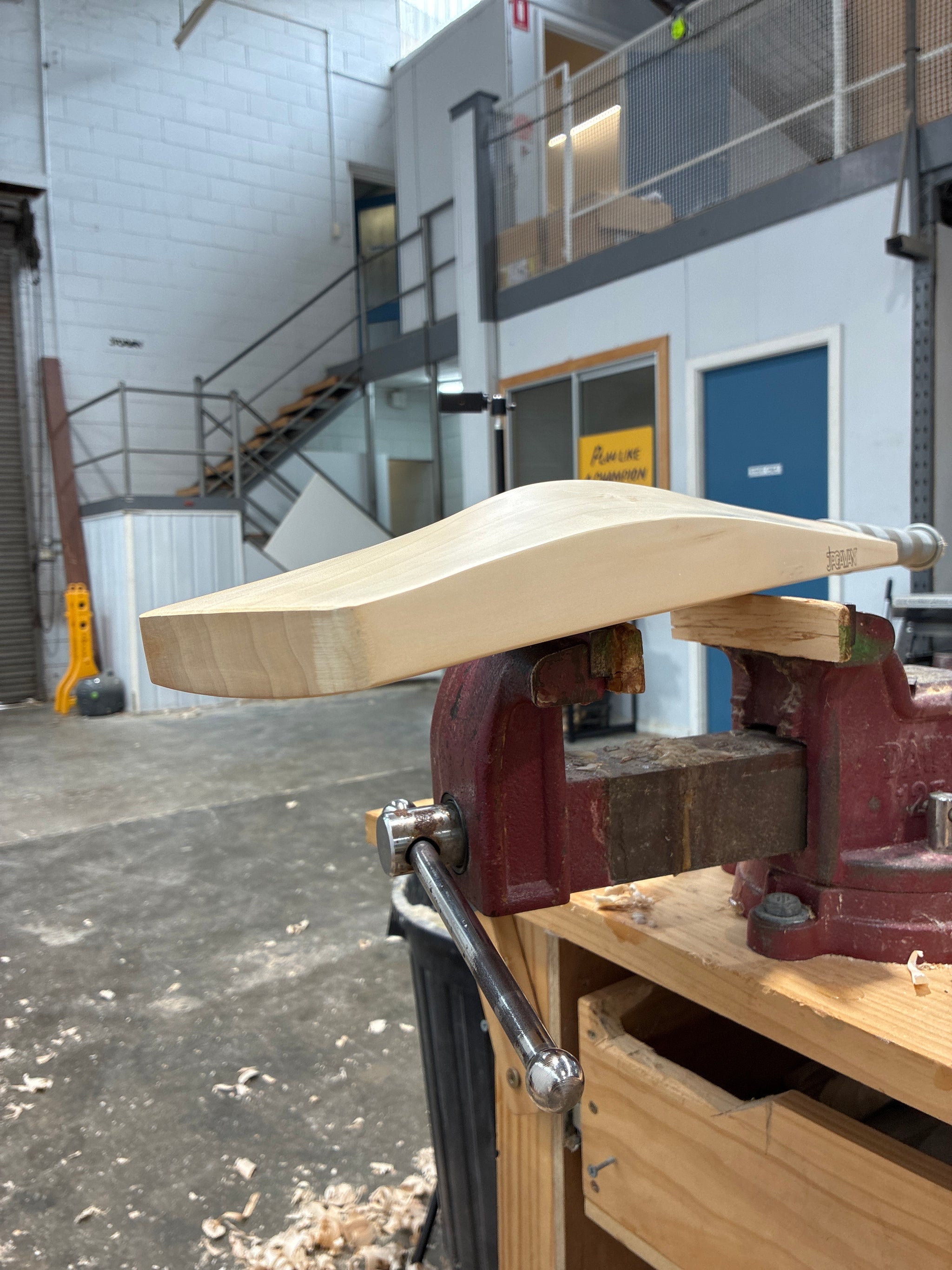 JPGavan Featherblade Cricket Bat - 338