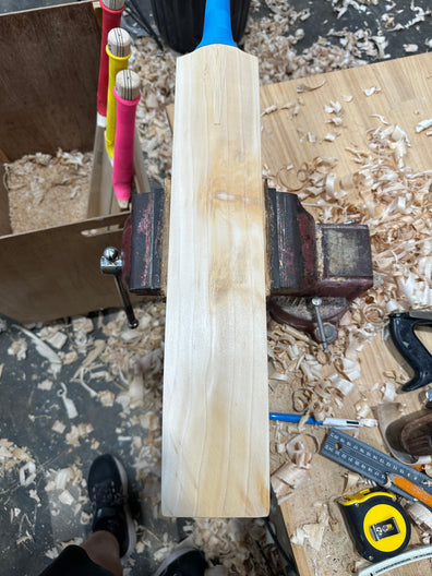 JPGavan Featherblade Cricket Bat - 047