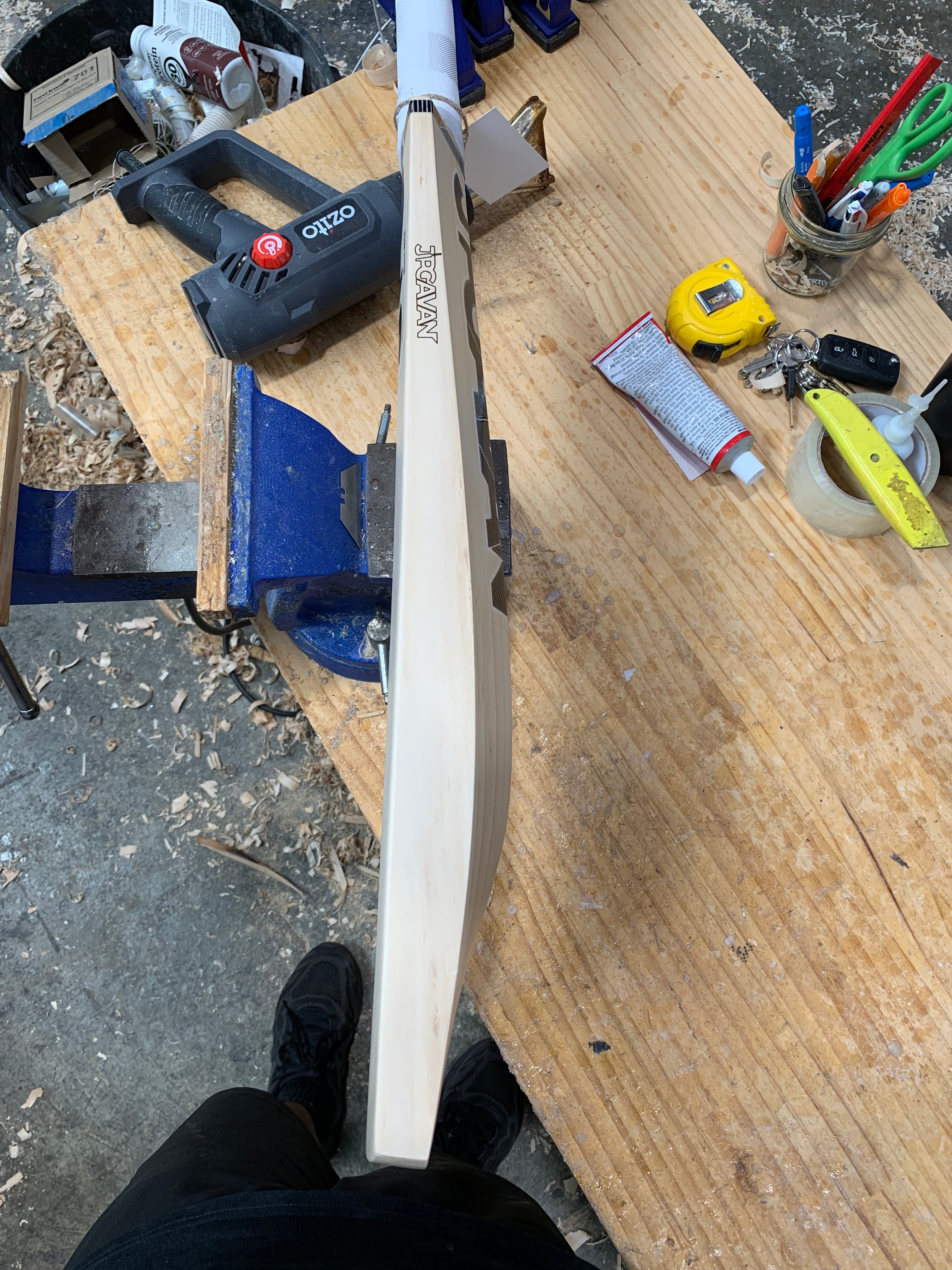 JPGavan Featherblade Cricket Bat - 099