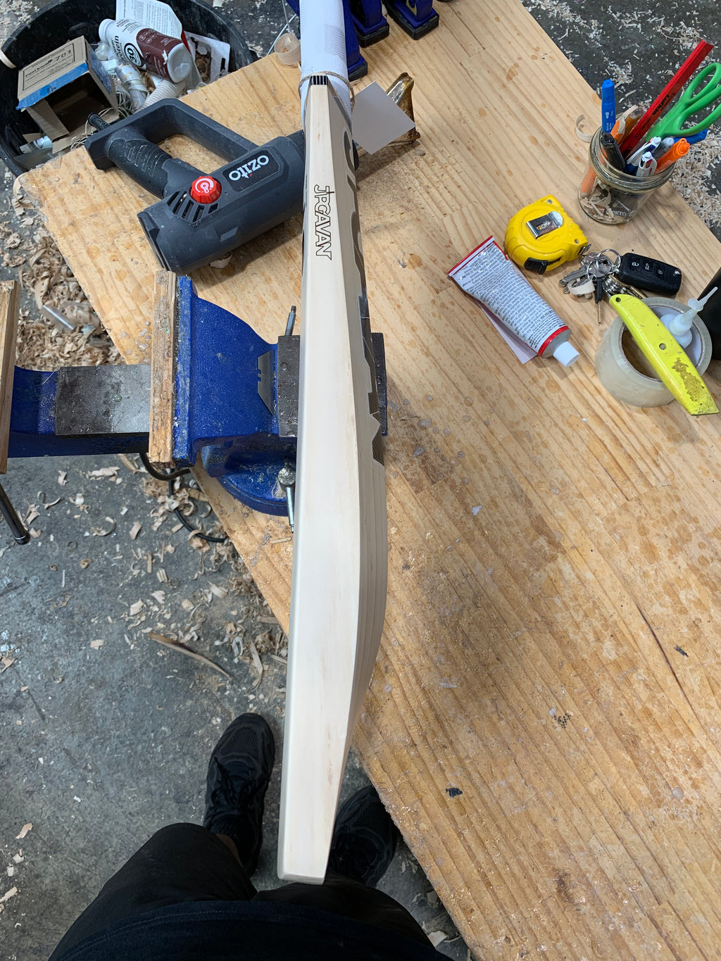 JPGavan Featherblade Cricket Bat - 099