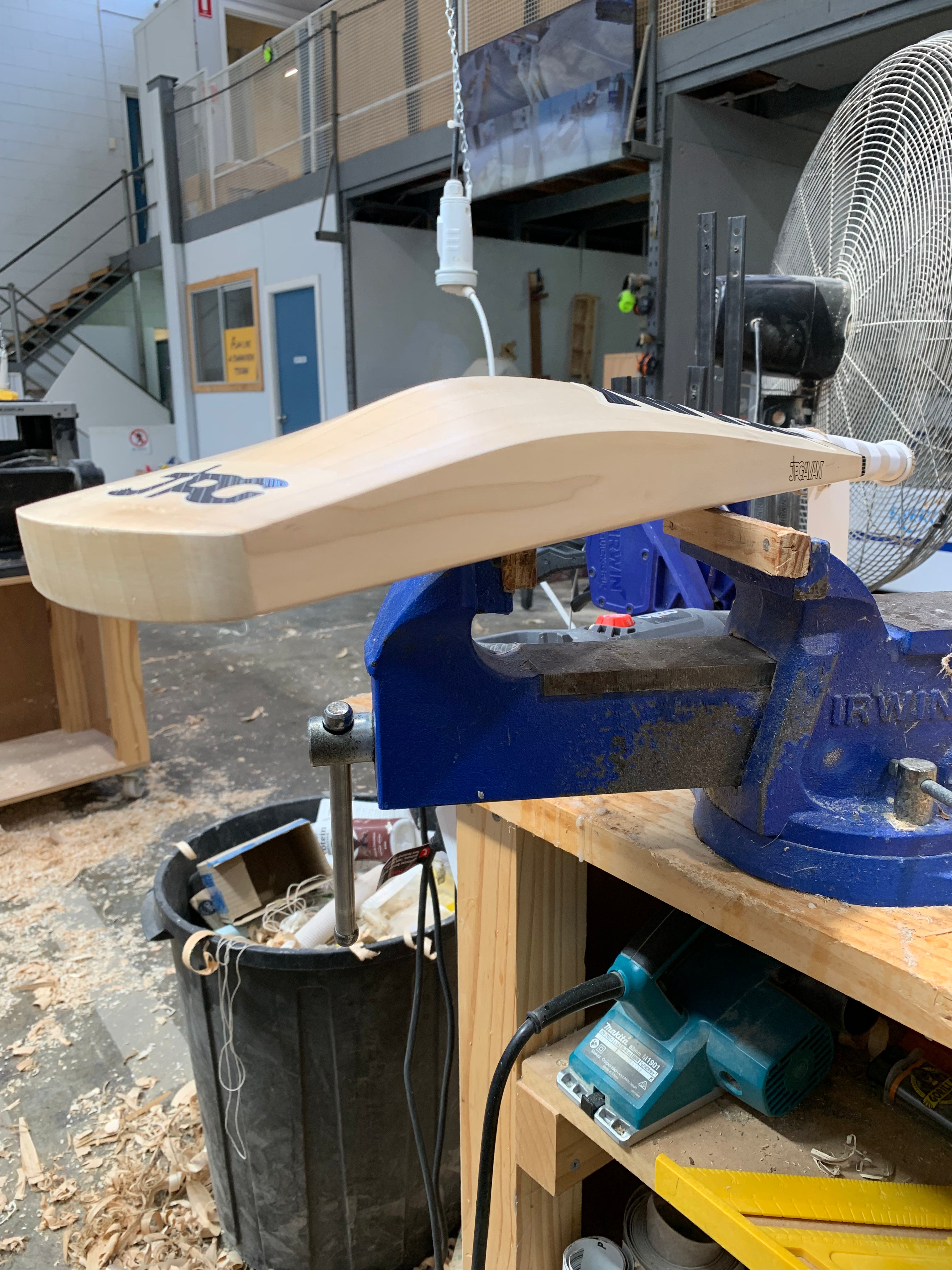 JPGavan Featherblade Cricket Bat - 099