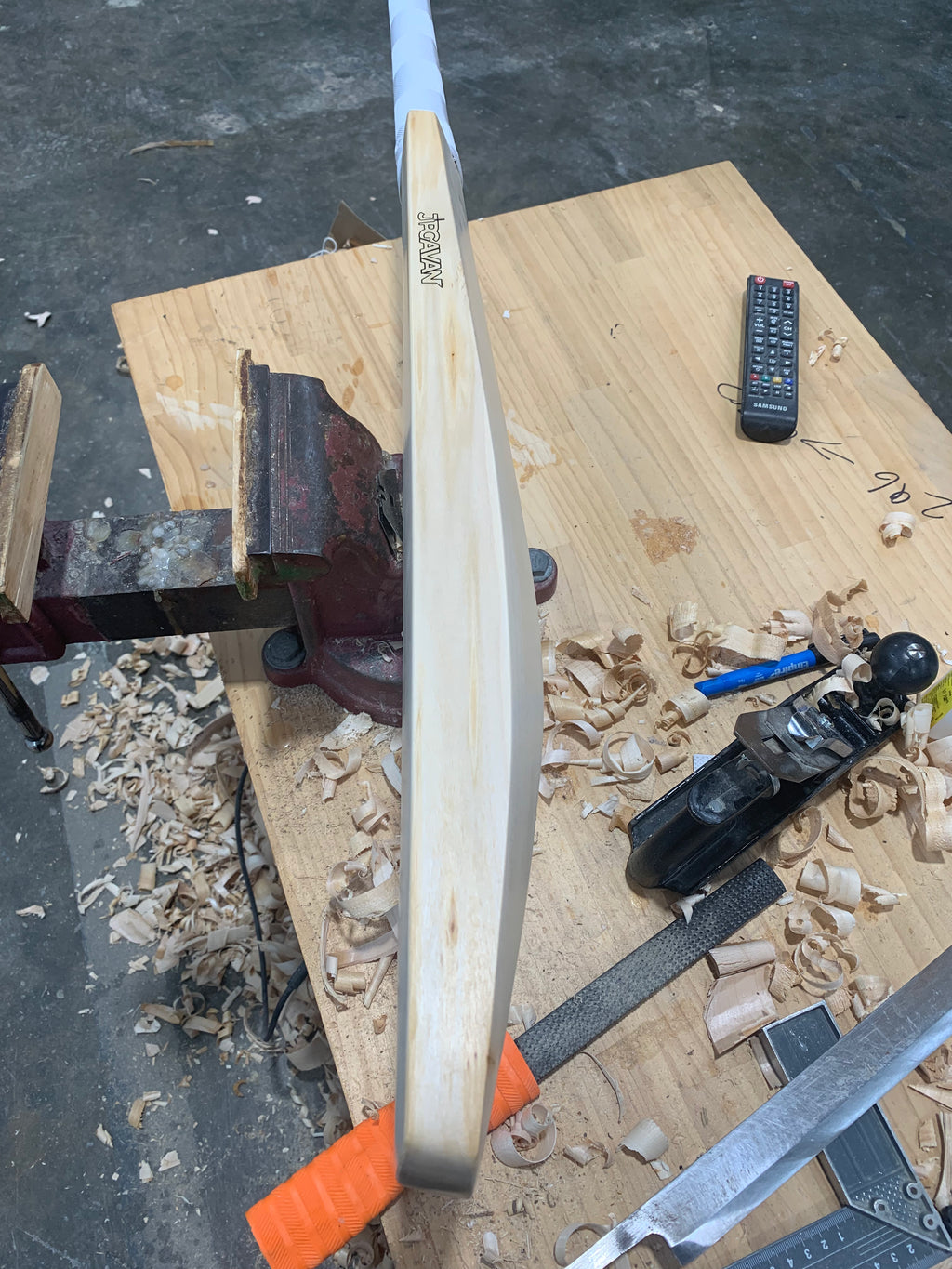 JPGavan Featherblade Cricket Bat - 231