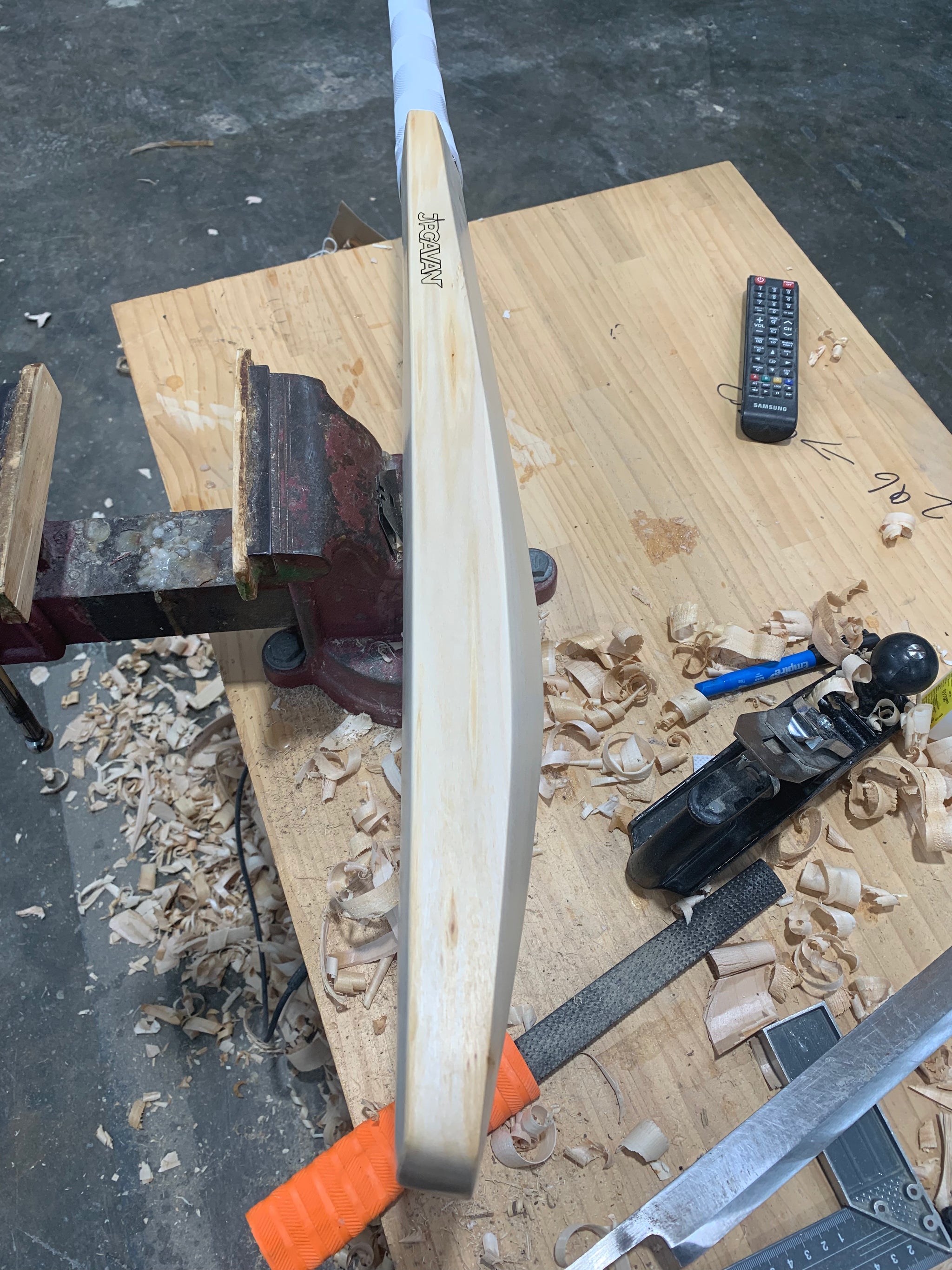 JPGavan Featherblade Cricket Bat - 231