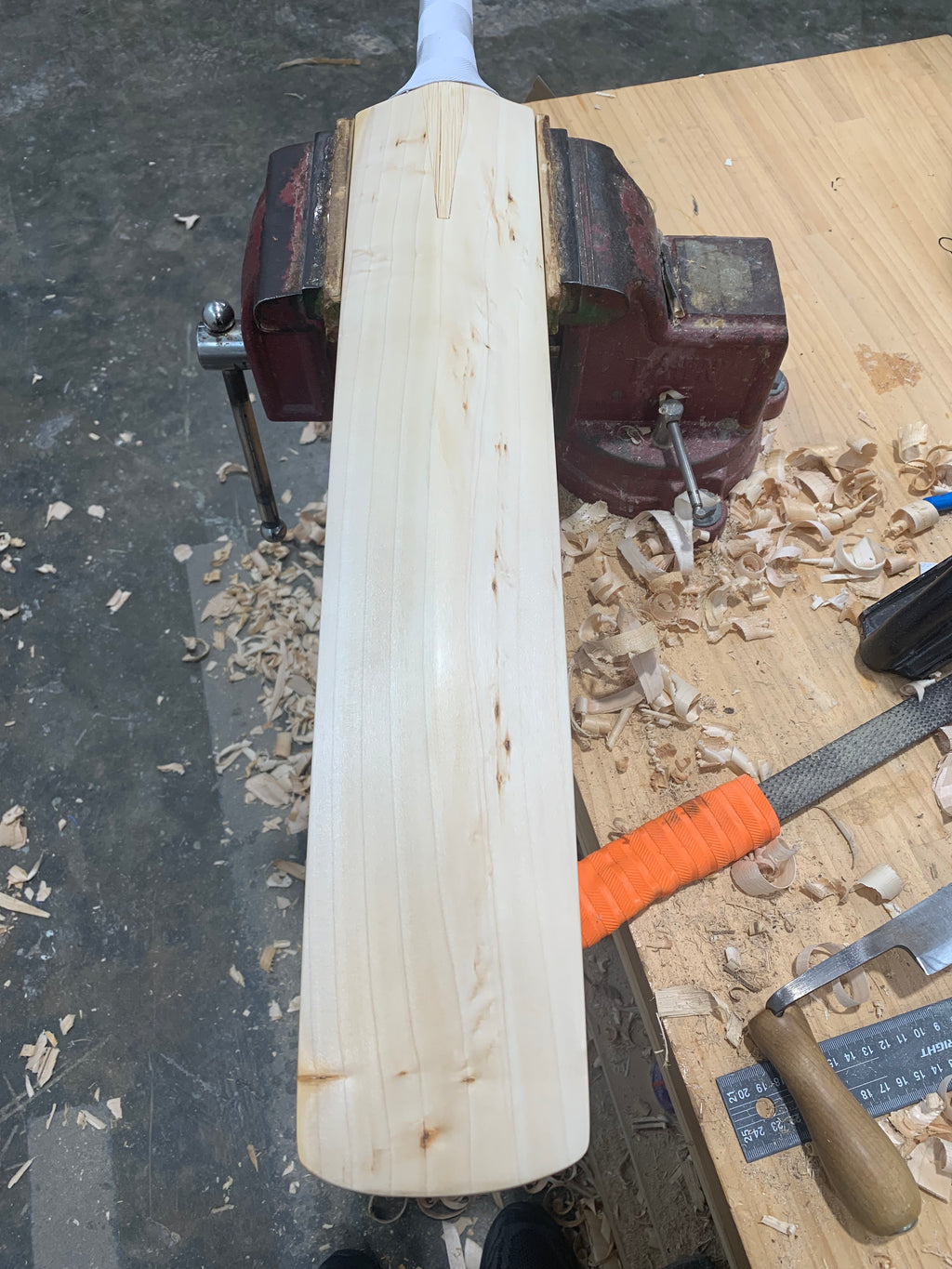 JPGavan Featherblade Cricket Bat - 231