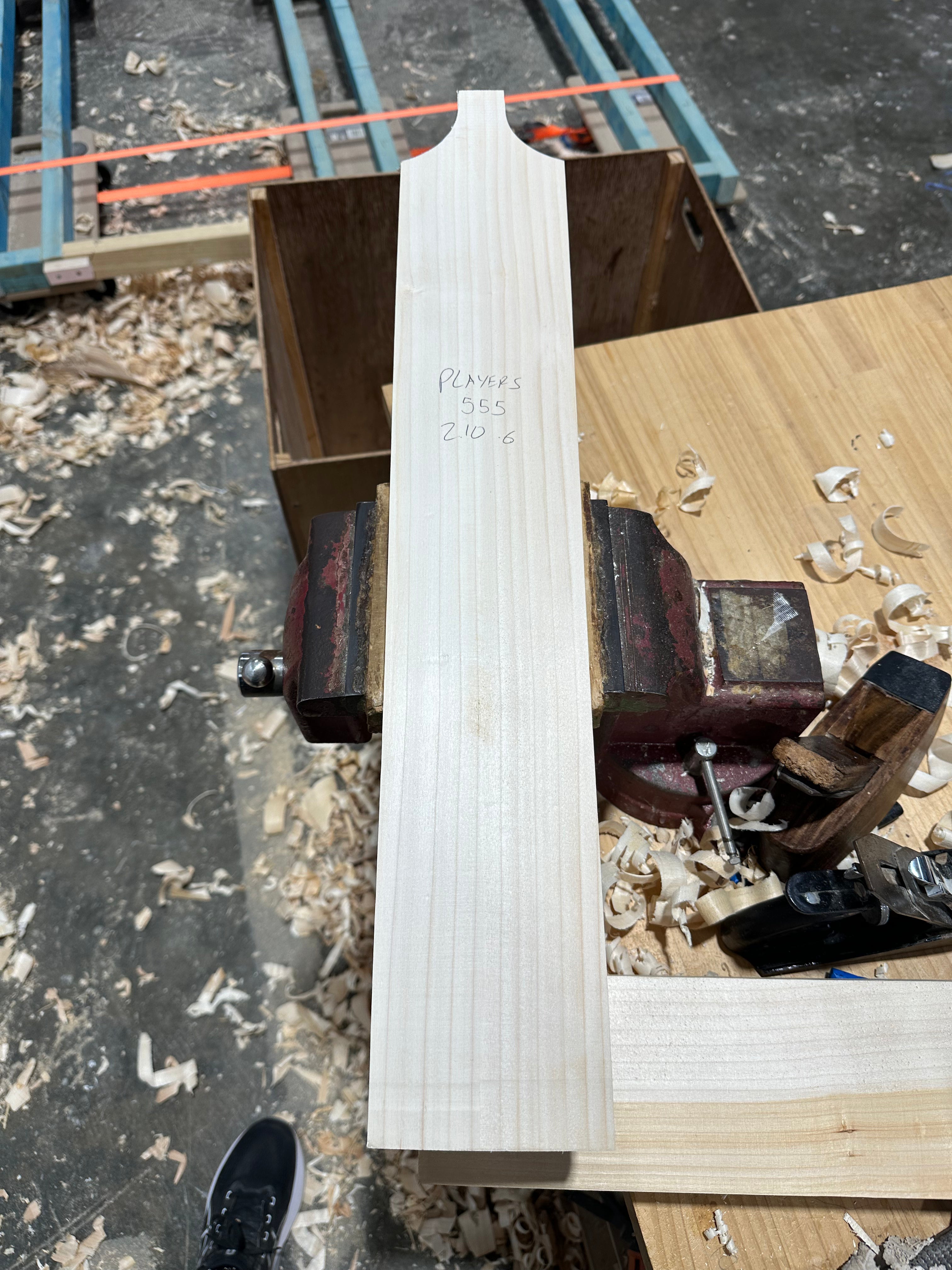 JPGavan Featherblade - 555