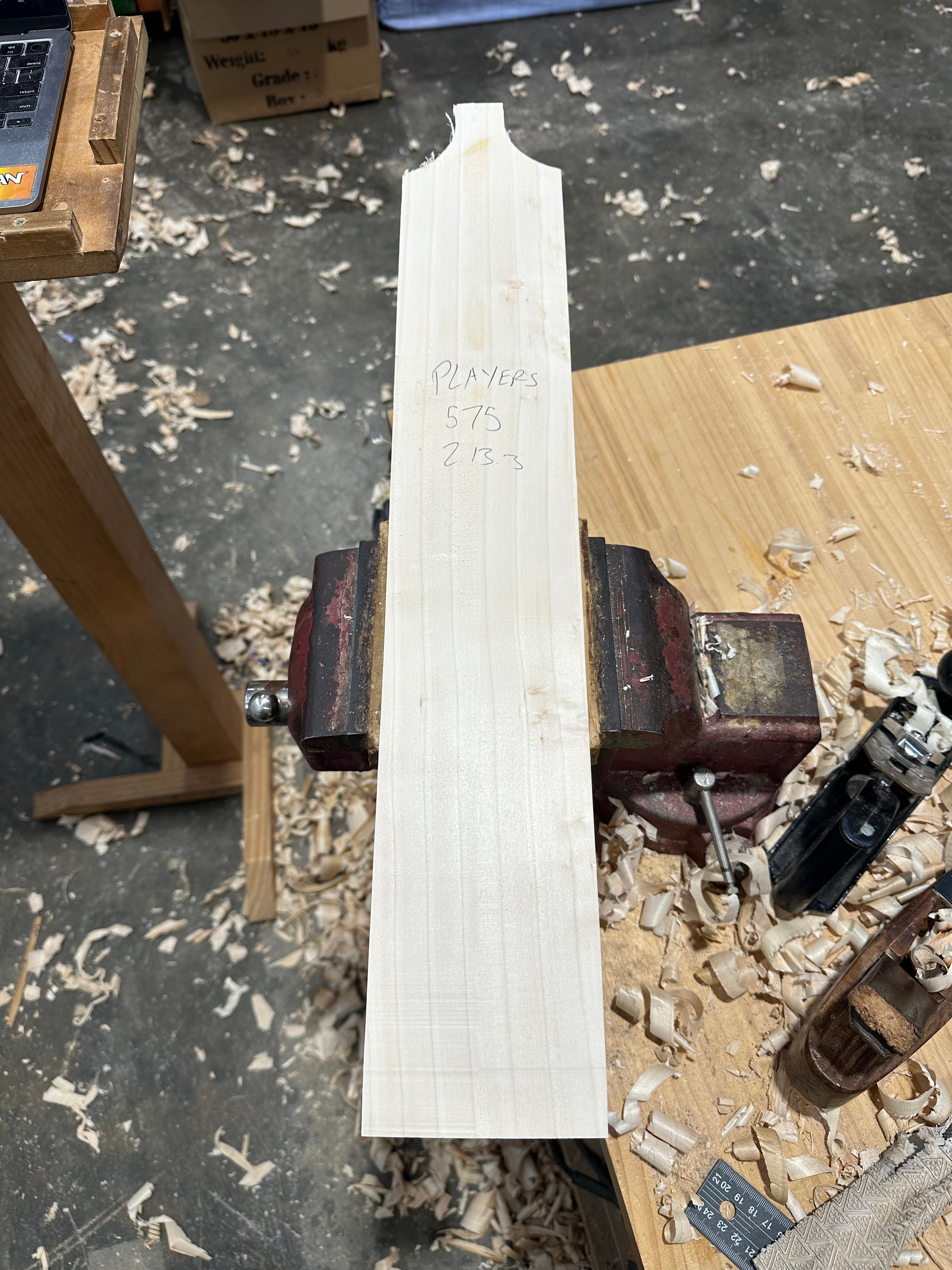 JPGavan Featherblade - 575