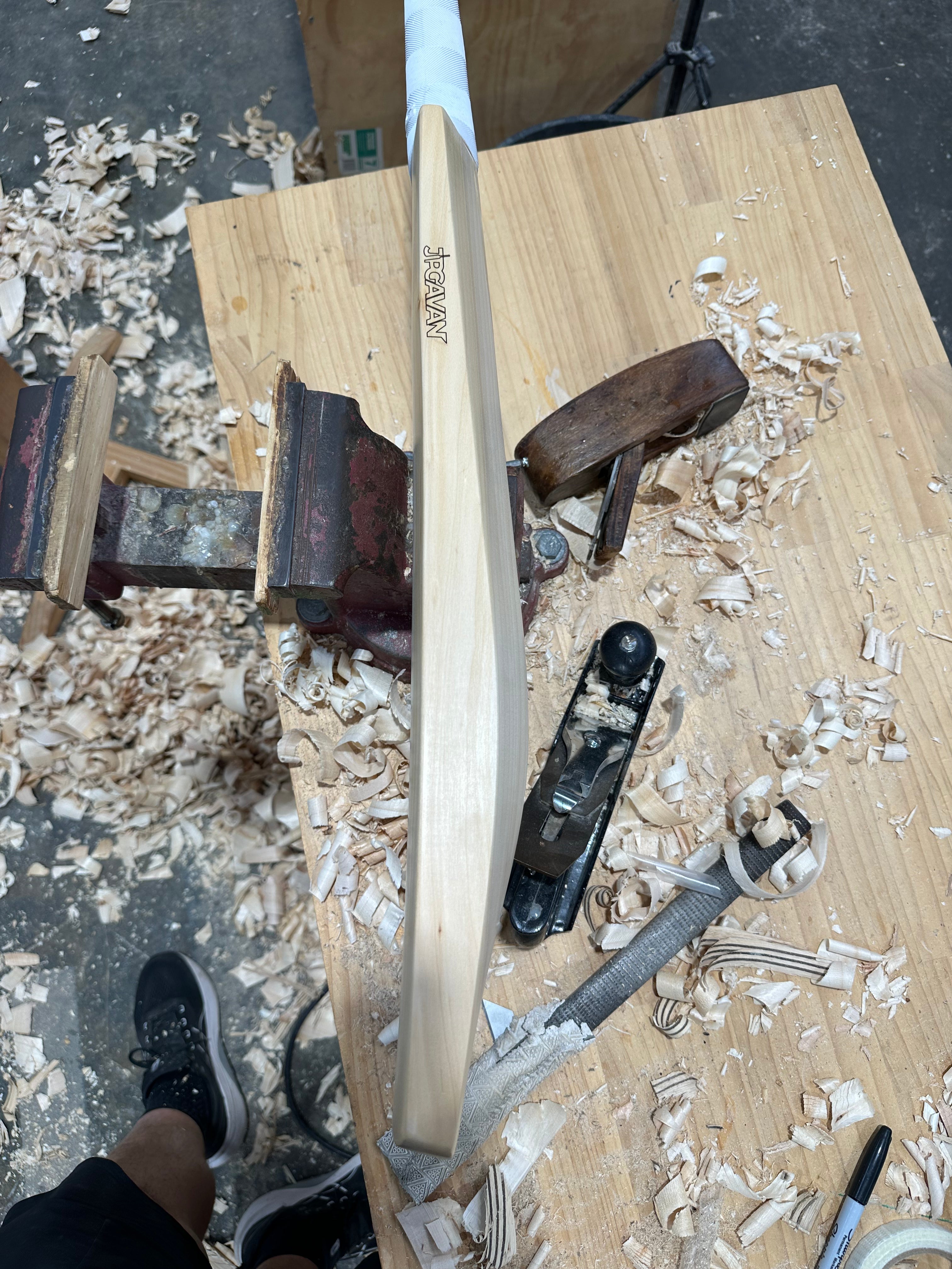 JPGavan Featherblade Cricket Bat - 085