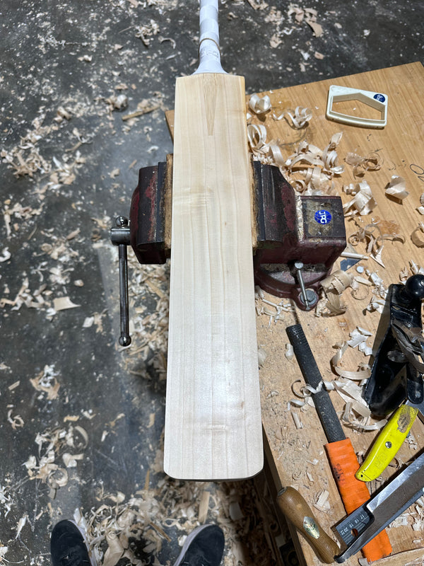 JPGavan Featherblade Cricket Bat - 399