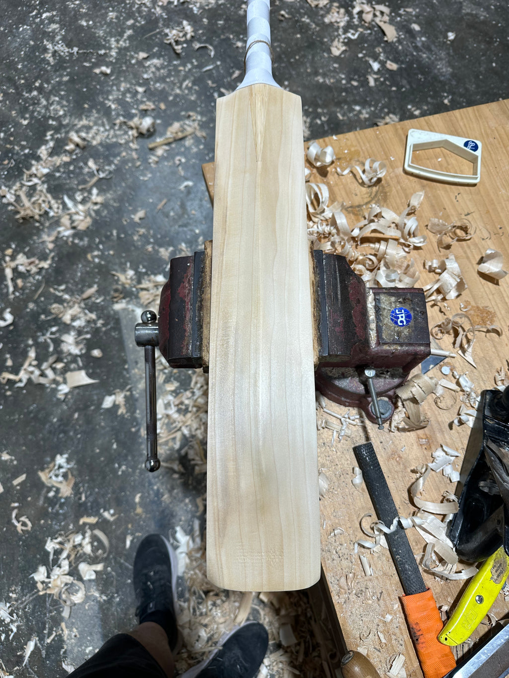 JPGavan Featherblade Cricket Bat - 399