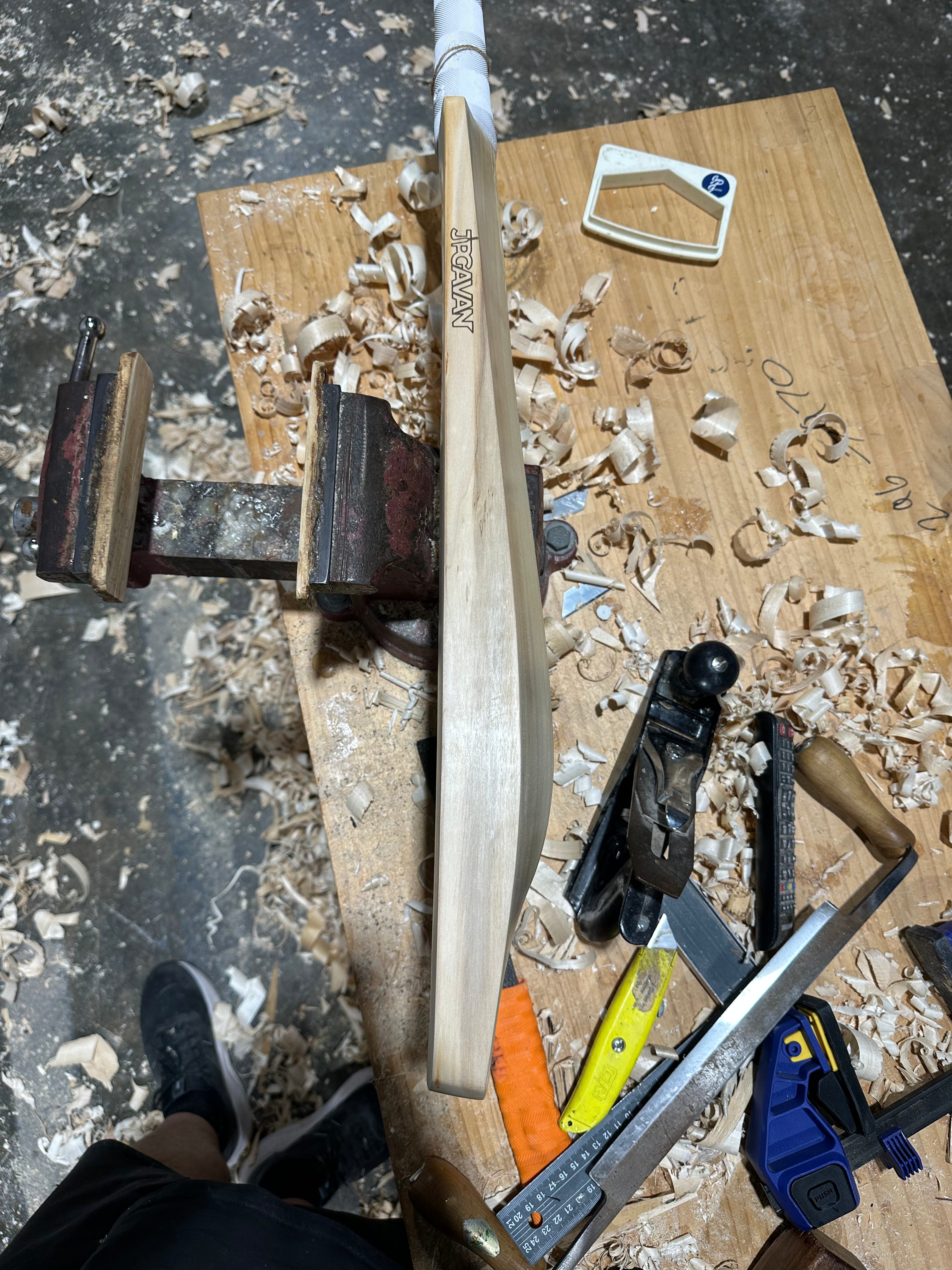 JPGavan Featherblade Cricket Bat - 399
