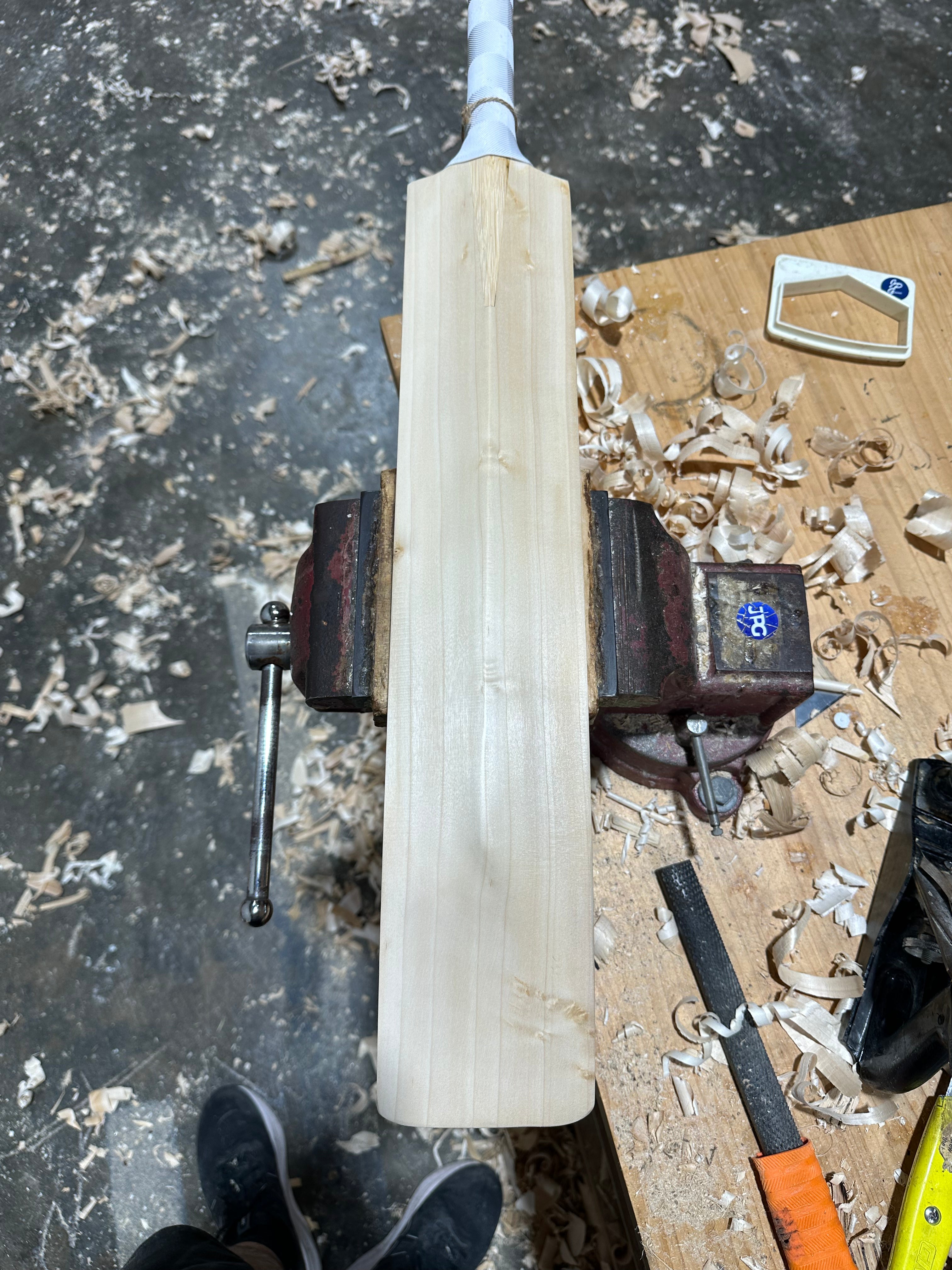 JPGavan Featherblade Cricket Bat - 400