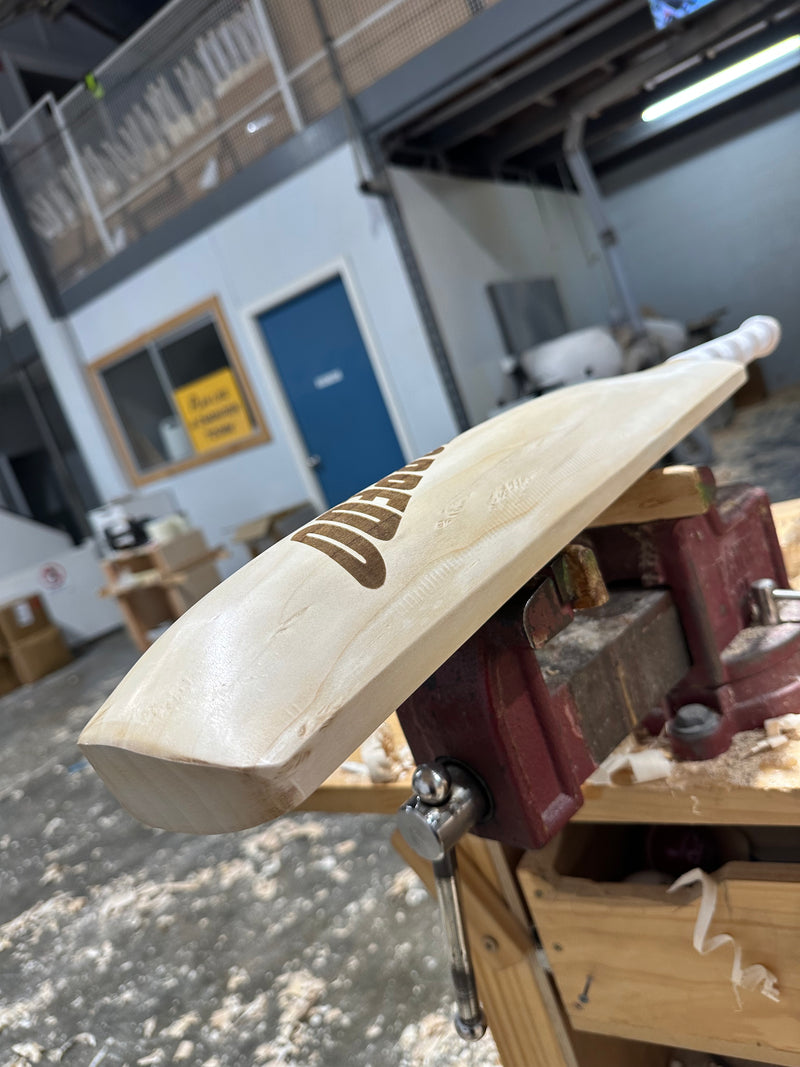 JPGavan Limited Edition Cricket Bat - 545 TORPEDO