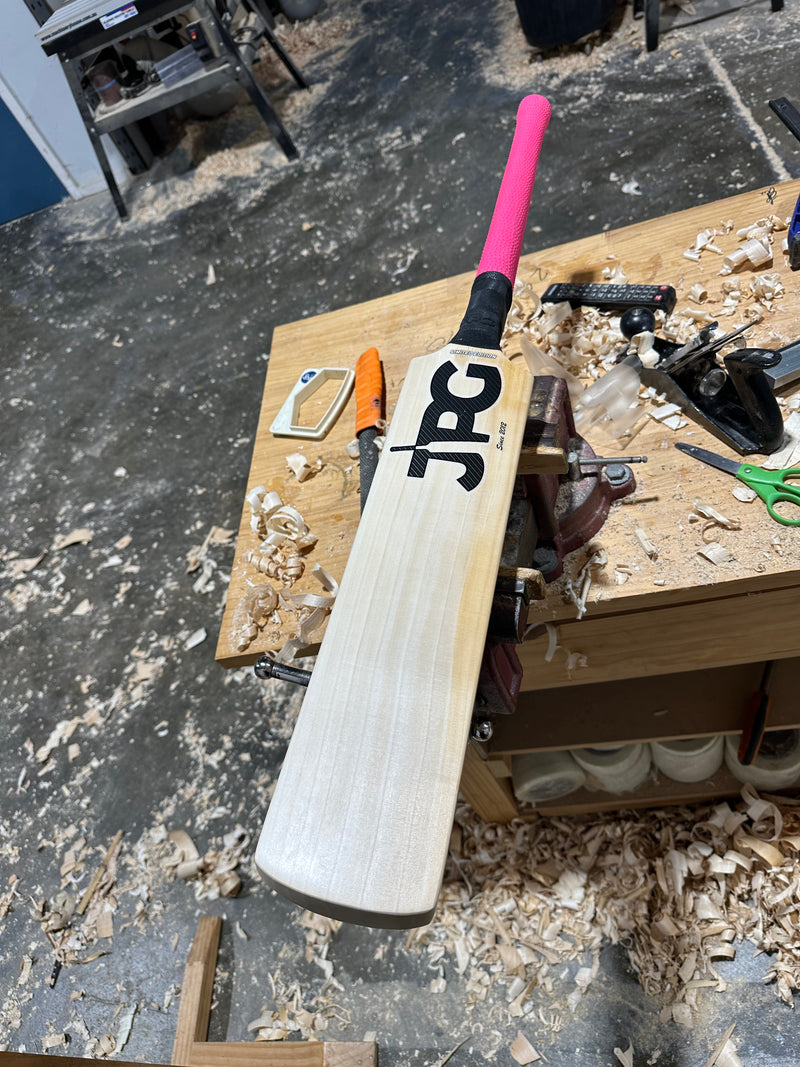 JPGavan Limited Edition Cricket Bat - 550