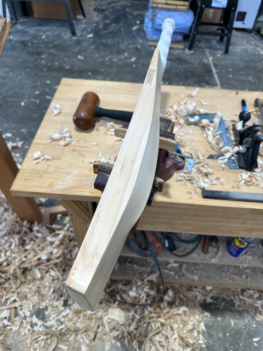 JPGavan Featherblade Cricket Bat - 226