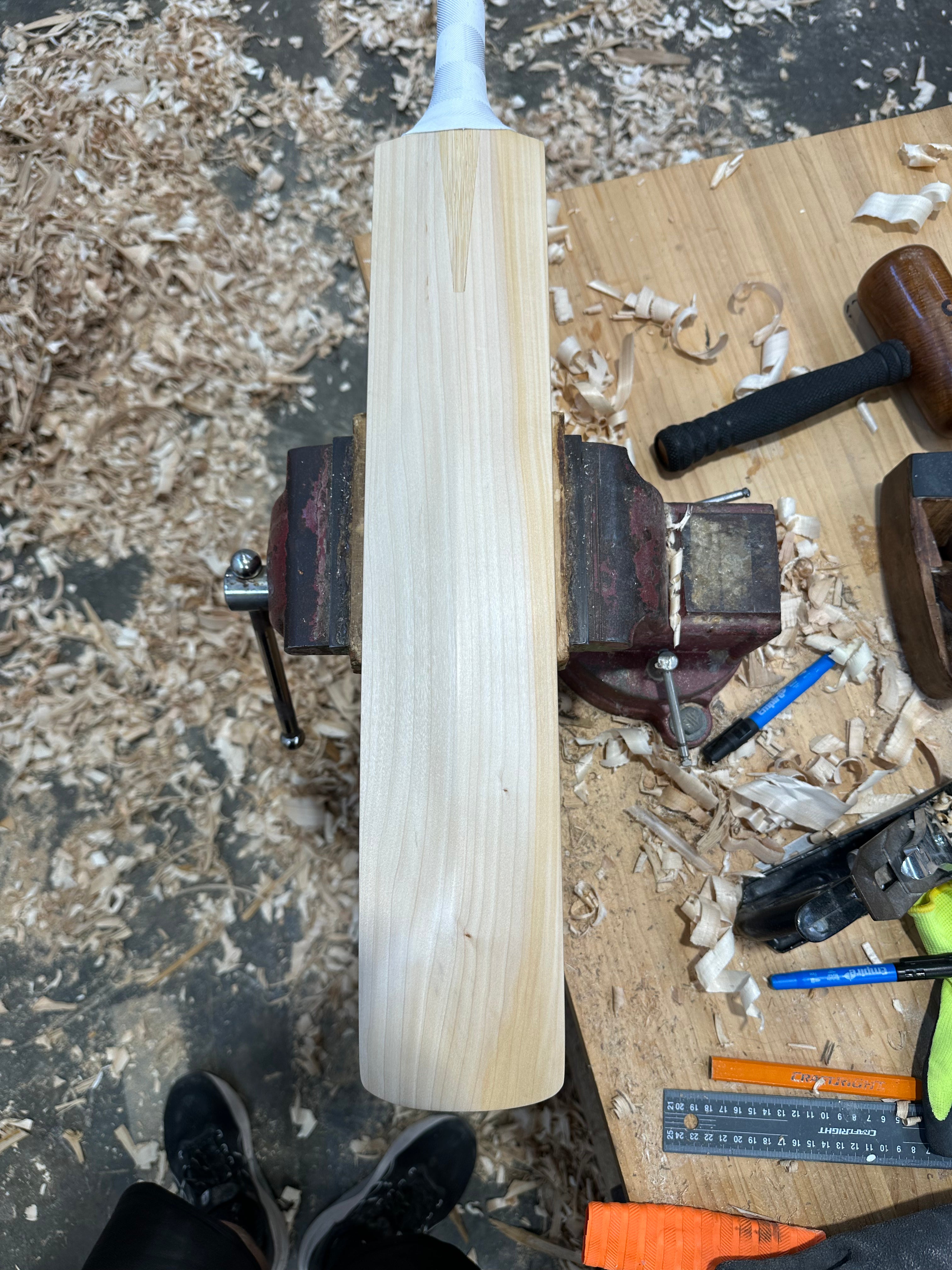 JPGavan Featherblade Cricket Bat - 227