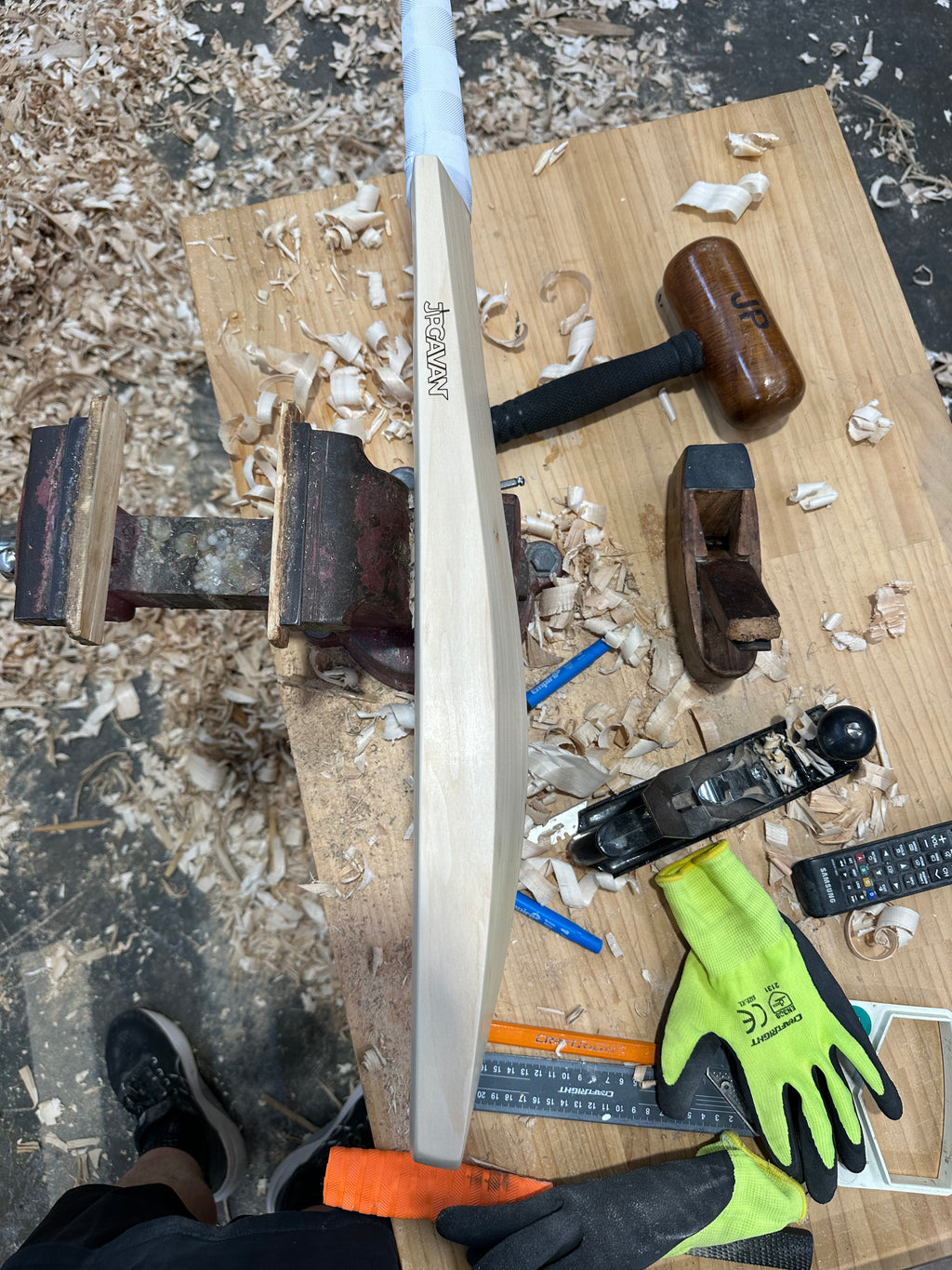 JPGavan Featherblade Cricket Bat - 228