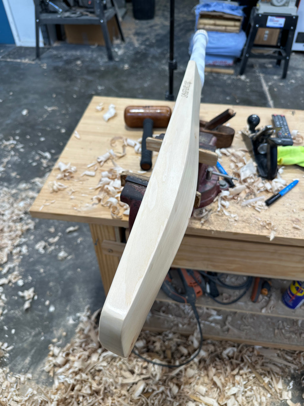 JPGavan Featherblade Cricket Bat - 228