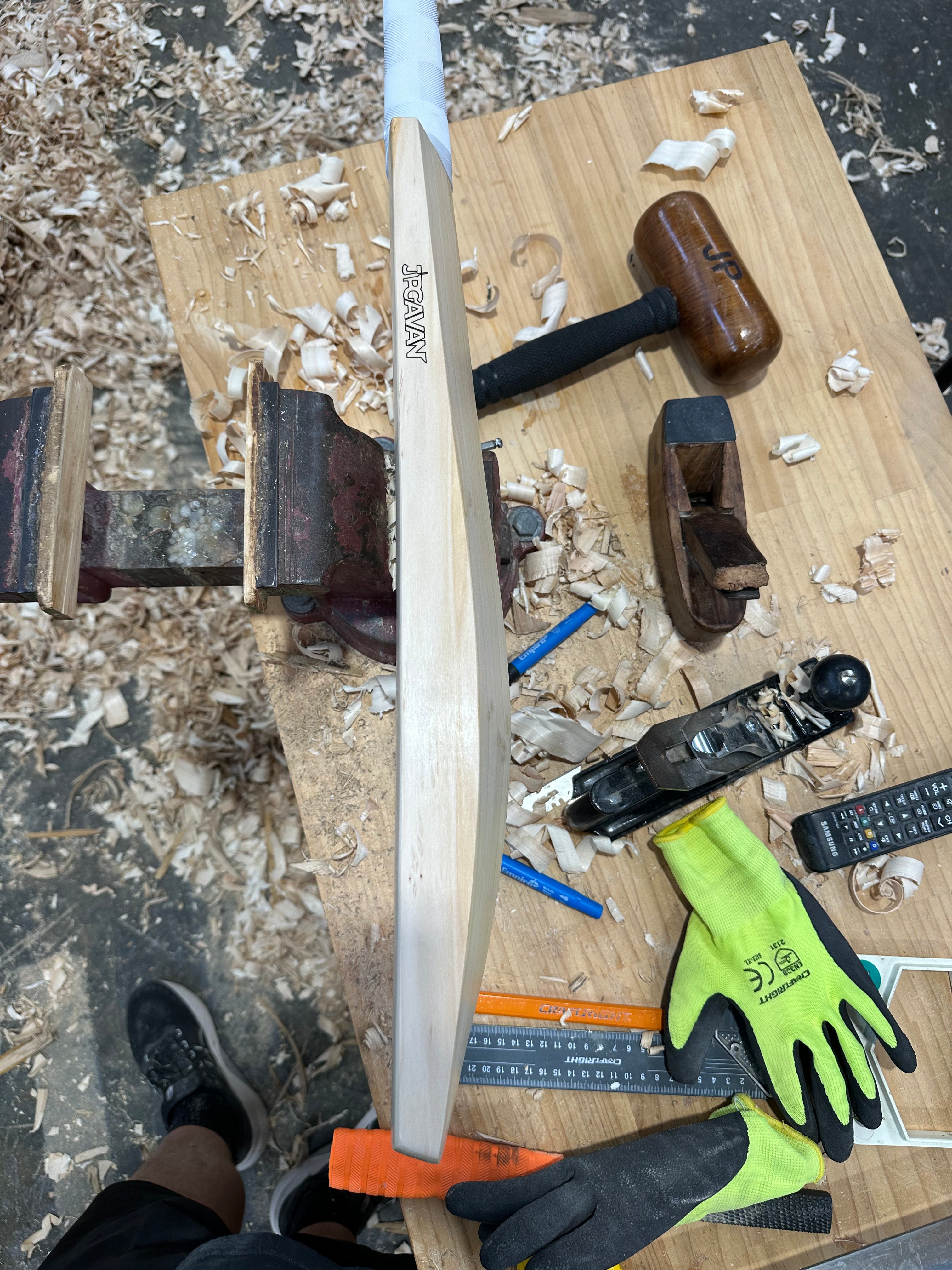 JPGavan Featherblade Cricket Bat - 229