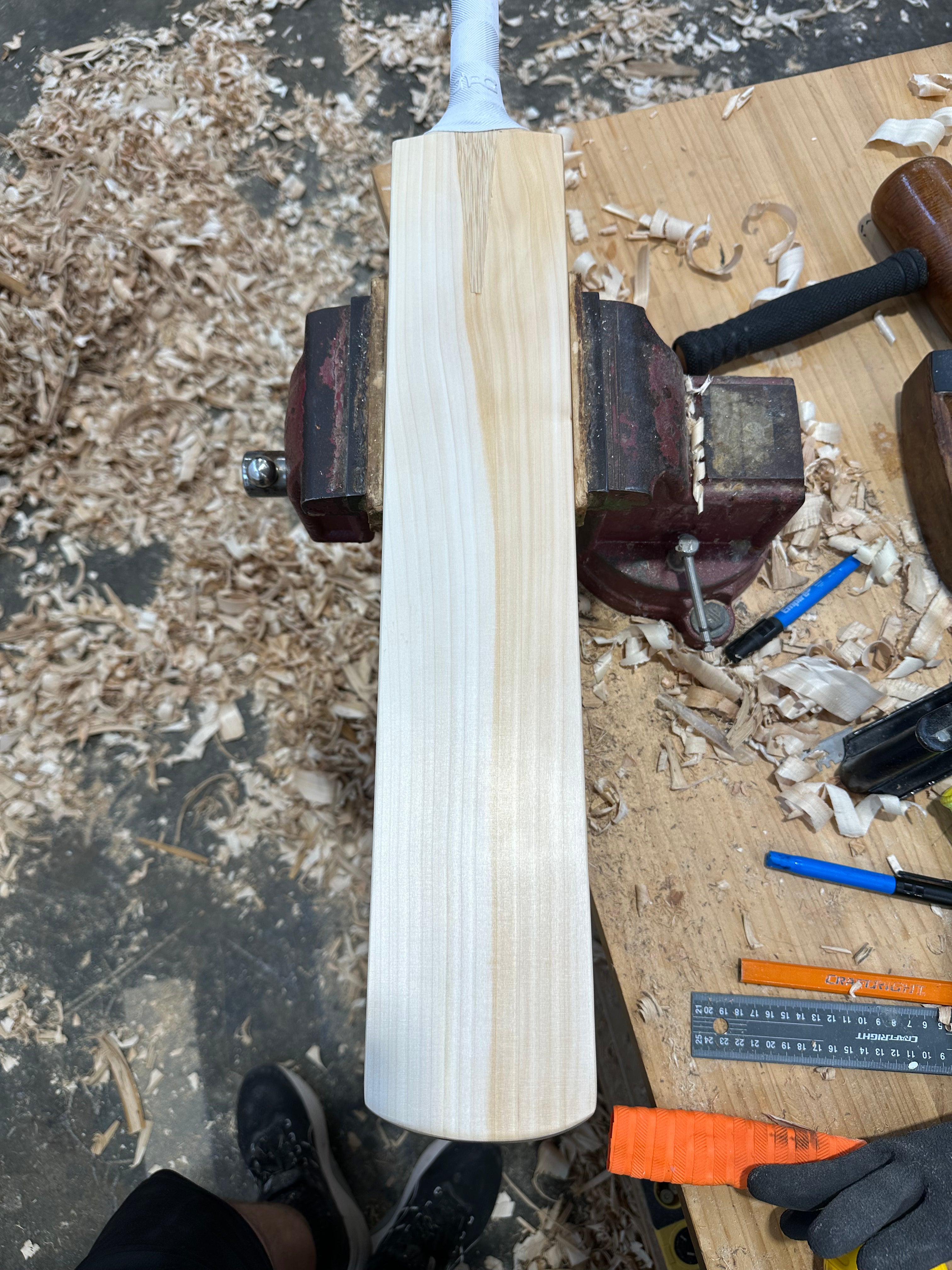 JPGavan Featherblade Cricket Bat - 230