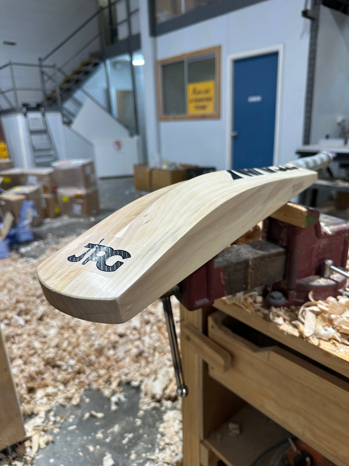 JPGavan Contra Cricket Bat - 243