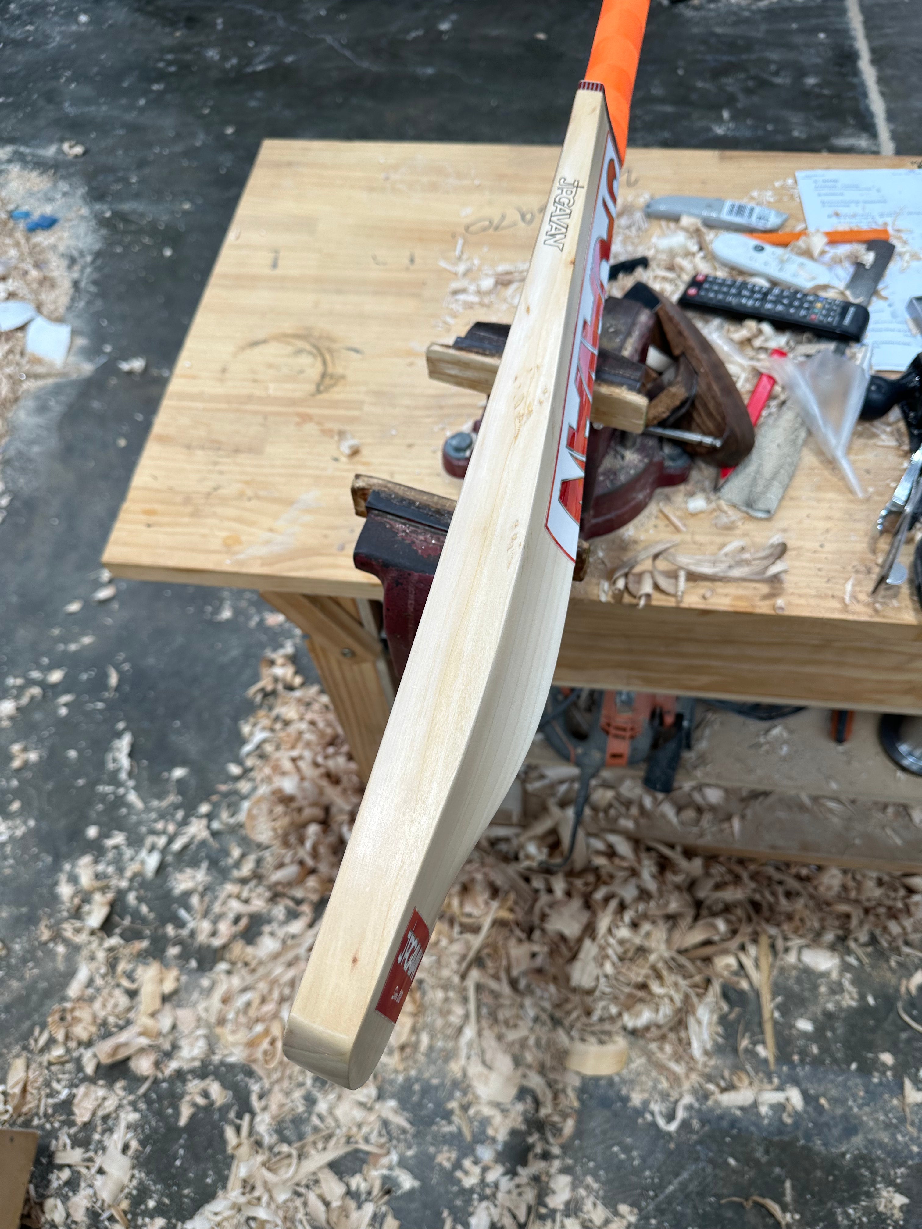 JPGavan Dutch Willow G3 Cricket Bat - 258