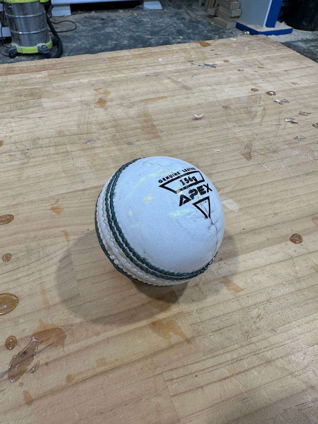 JPGavan Apex 156g leather cricket ball