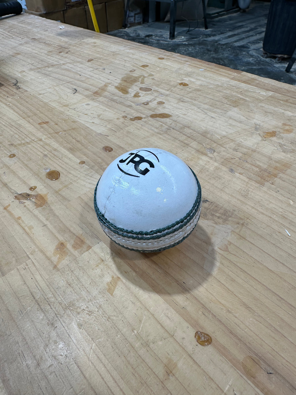 JPGavan Apex 156g leather cricket ball