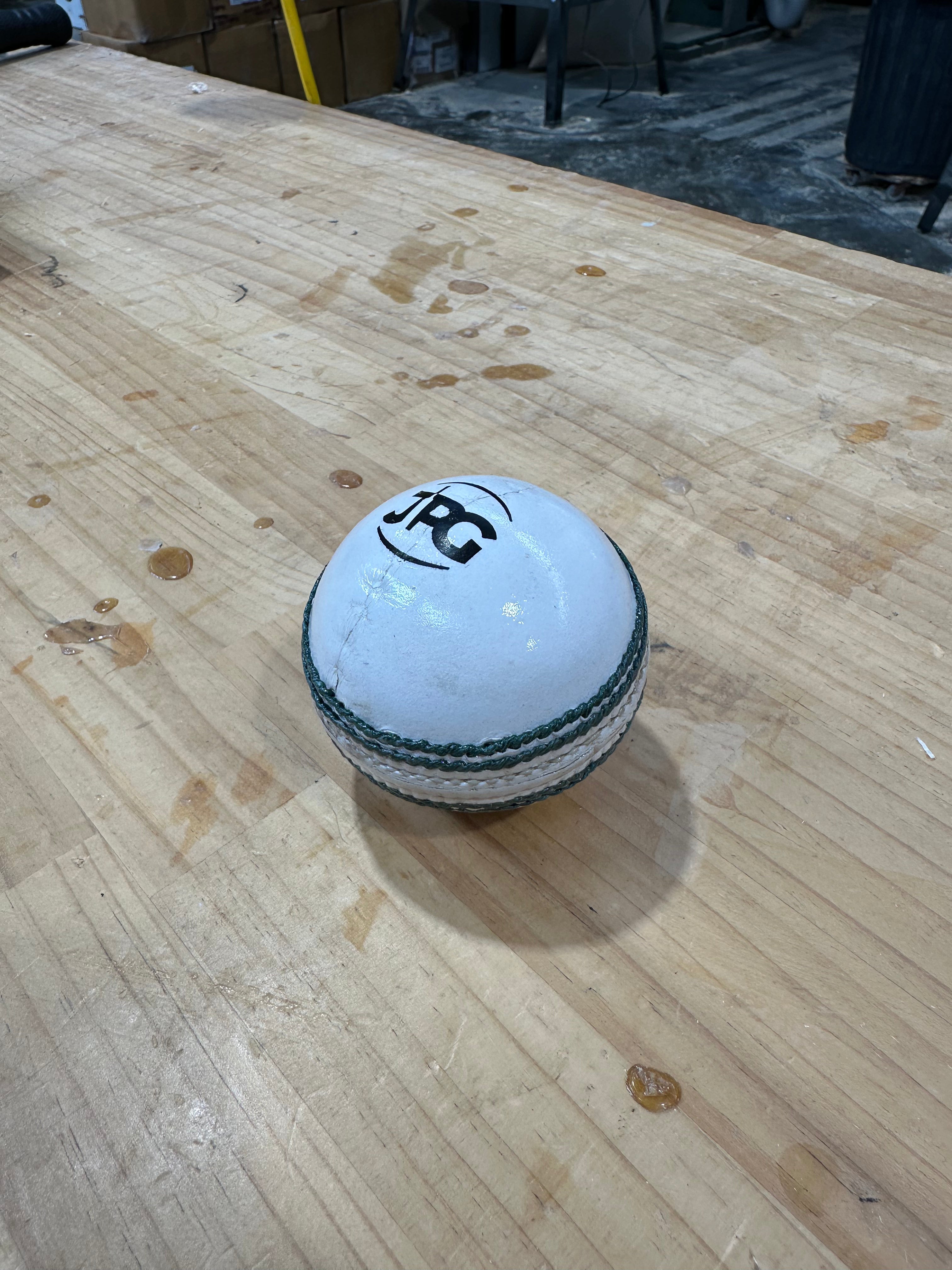 JPGavan Apex 156g leather cricket ball