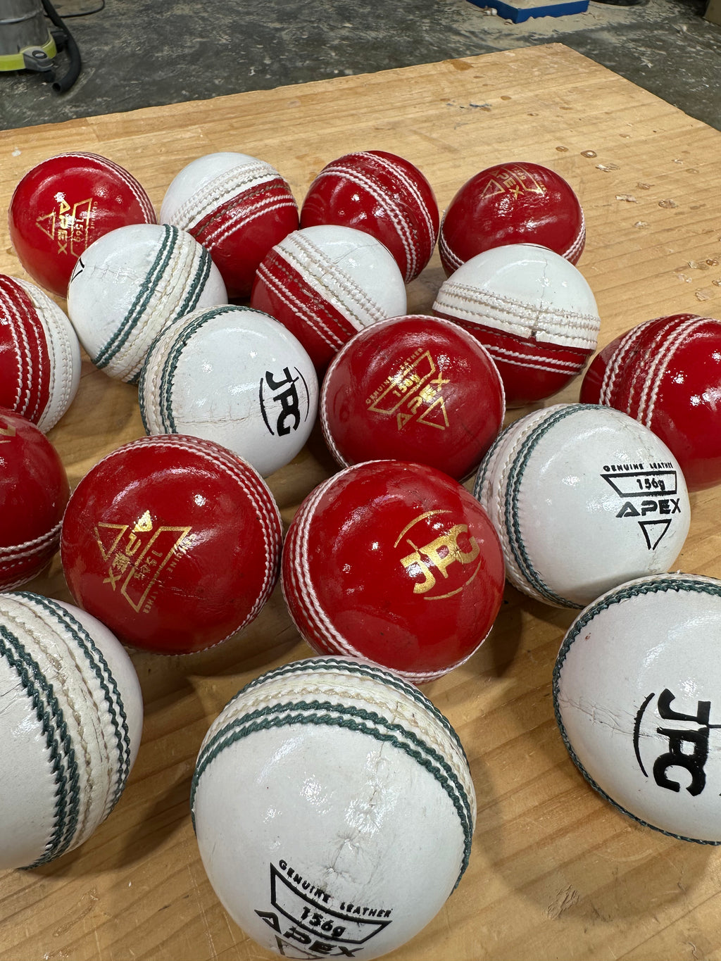 JPGavan Apex 156g leather cricket ball