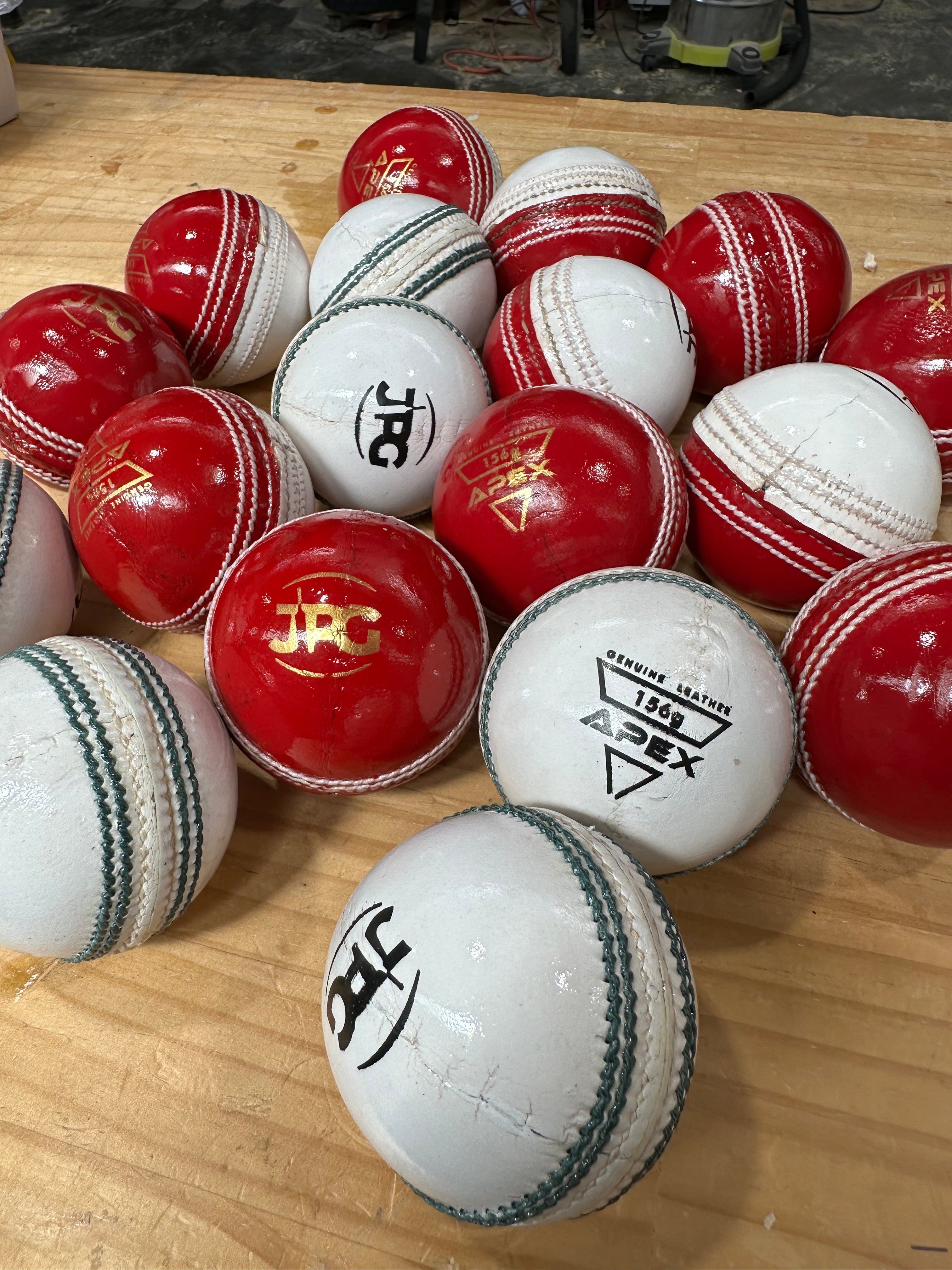 JPGavan Apex 156g leather cricket ball