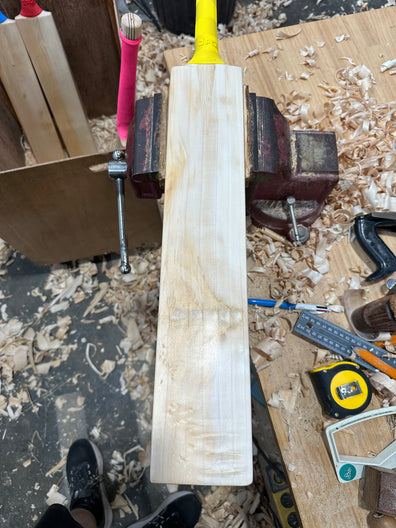 JPGavan Featherblade Cricket Bat - 045