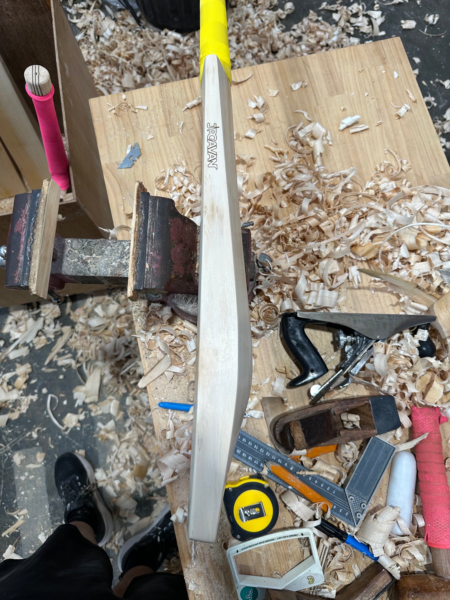 JPGavan Featherblade Cricket Bat - 045