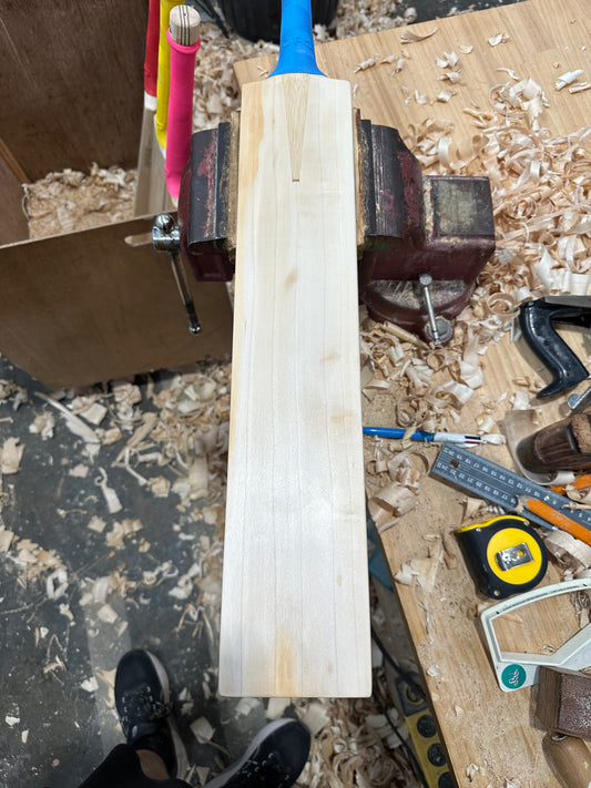 JPGavan Featherblade Cricket Bat - 047