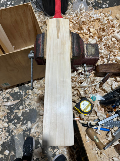 JPGavan Featherblade Cricket Bat - 050