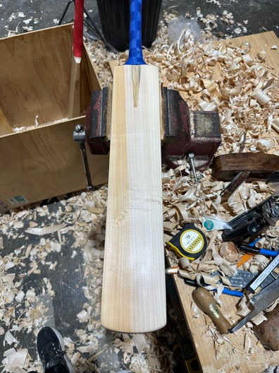 JPGavan Featherblade Cricket Bat - 051