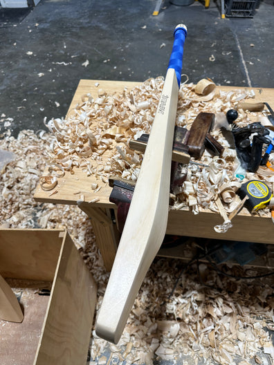 JPGavan Featherblade Cricket Bat - 051