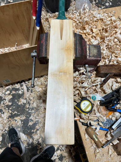 JPGavan Featherblade Cricket Bat - 052