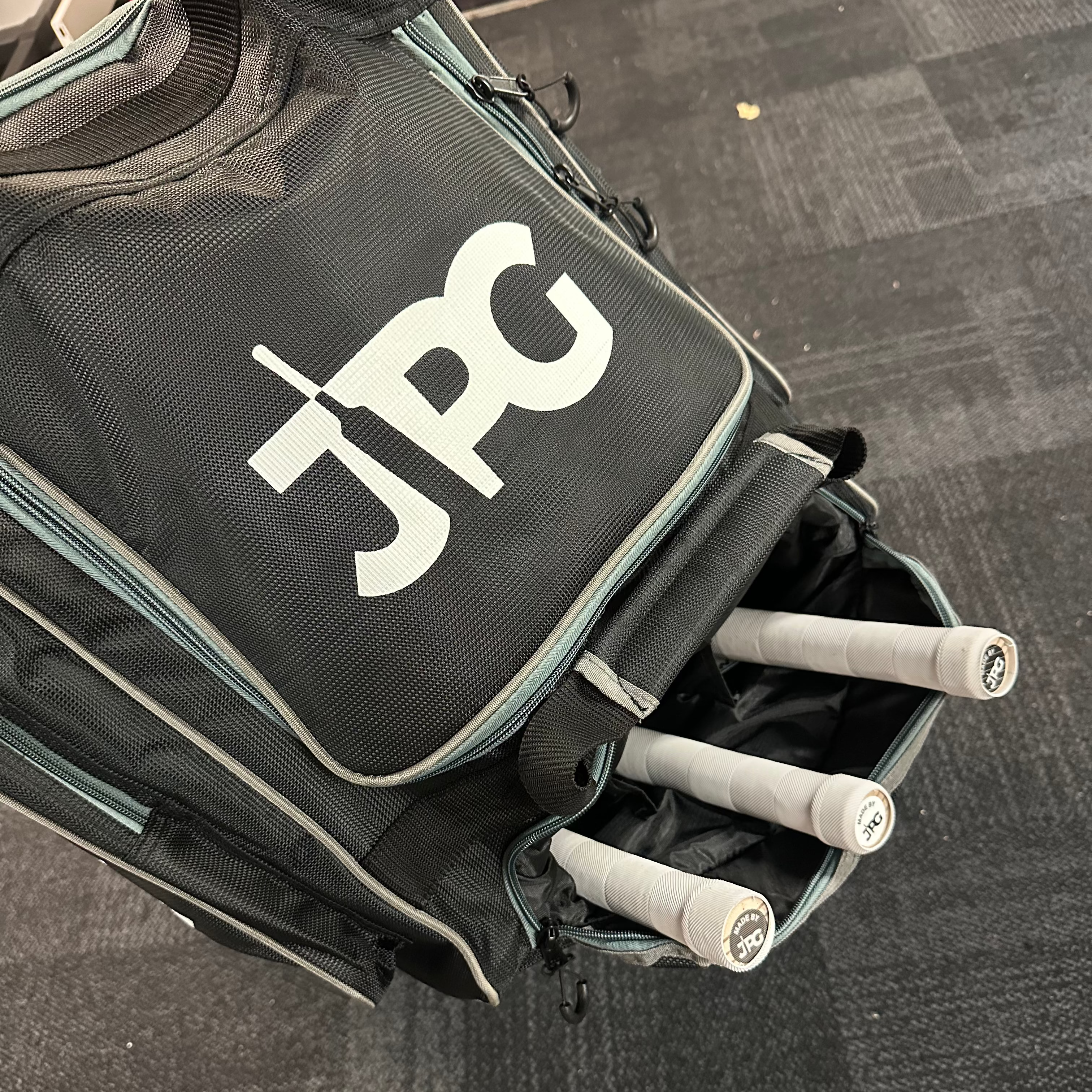 JPGavan Limited Edition roller kit bag