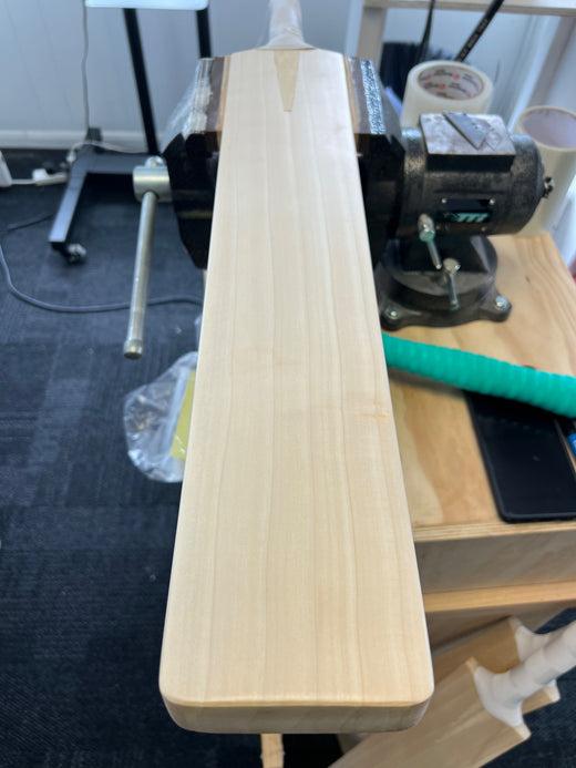 JPGavan Featherblade Cricket Bat - B025