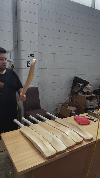 JPGavan Limited Edition Cricket Bat - 018