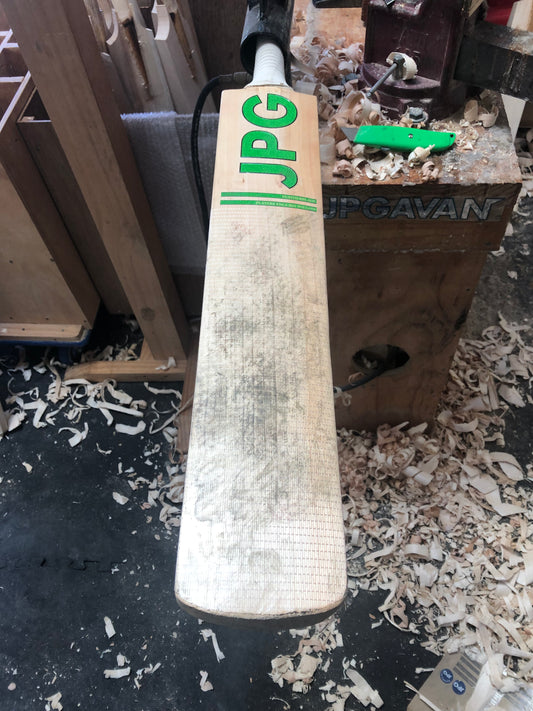 Nick Larkin match used bat